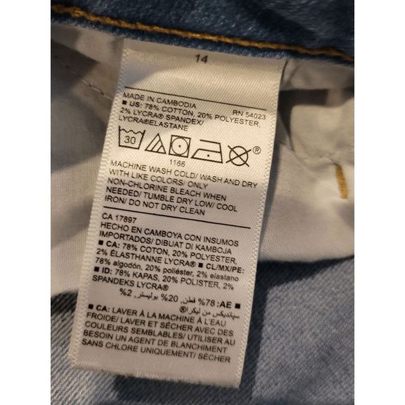 Old Navy Super Skinny Ankle Jeans - Picture 3 of 4